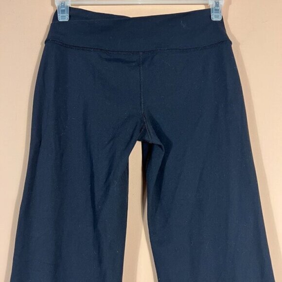 Lululemon Women's Mid-Rise Black Flare Pants - Picture 4 of 8